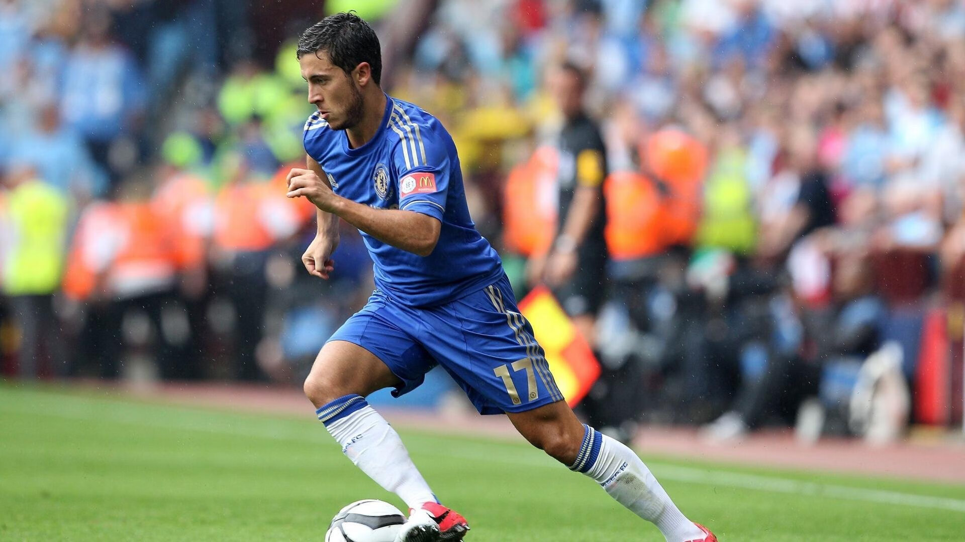 中国篮球联赛观众体验提升策略及应用研究,篮球观众席图片